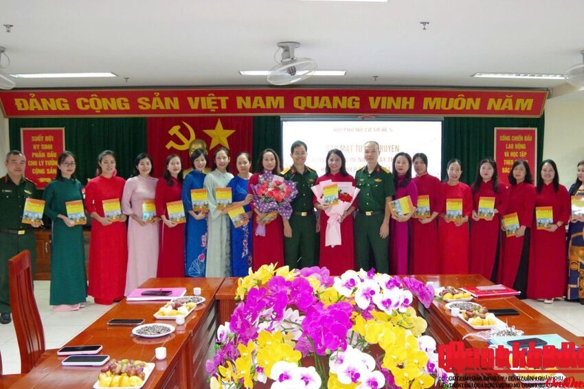 Hội Phụ nữ cơ sở Hệ 5 (Học viện Chính trị): Gặp mặt kỷ niệm 96 năm Ngày thành lập Hội Liên hiệp Phụ nữ Việt Nam