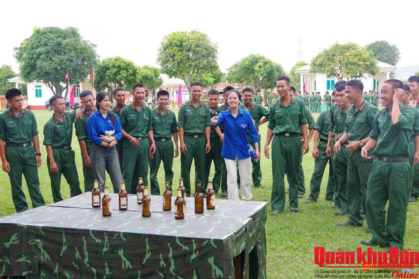 Sư đoàn 968 tổ chức hoạt động vui chơi mừng Tết Độc lập