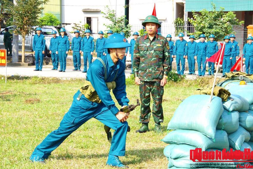 Khi “chính quy” về xã