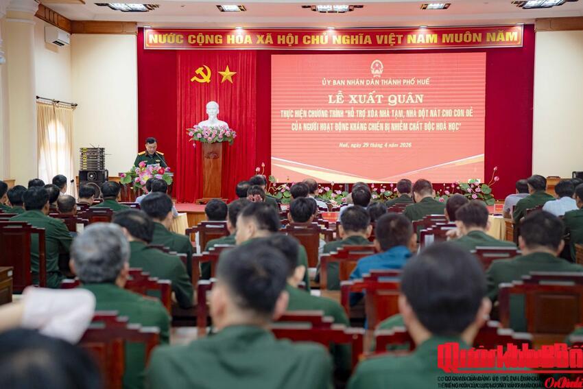 Thành phố Huế phát động chương trình xóa nhà tạm, nhà dột nát cho con đẻ người hoạt động kháng chiến bị nhiễm chất độc hóa học