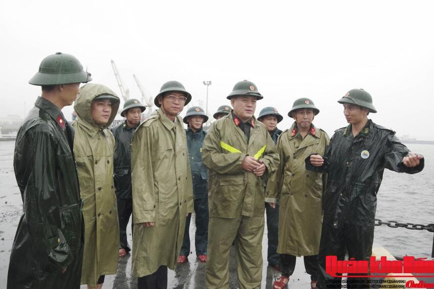 Bộ Chỉ huy Quân sự thành phố Huế chủ động các biện pháp ứng phó với bão số 13