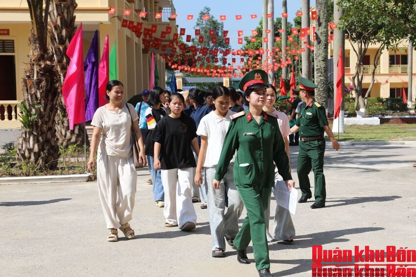 Quân khu 4: Phân hiệu 2 Trường Thiếu sinh quân miền Trung: Tiếp nhận 160 học sinh khóa mới năm học 2026 - 2027