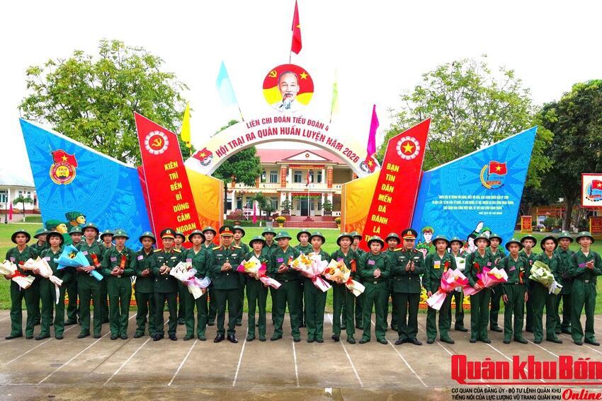 Sư đoàn 968 (Quân khu 4) tiếp nhận chiến sĩ mới tận tình, chu đáo