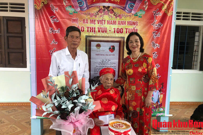 NGƯỜI MẸ HẢI LĂNG