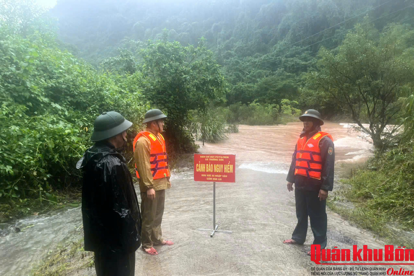 Bộ Chỉ huy Quân sự tỉnh Quảng Trị tích cực ứng phó mưa lũ, tìm kiếm cứu nạn