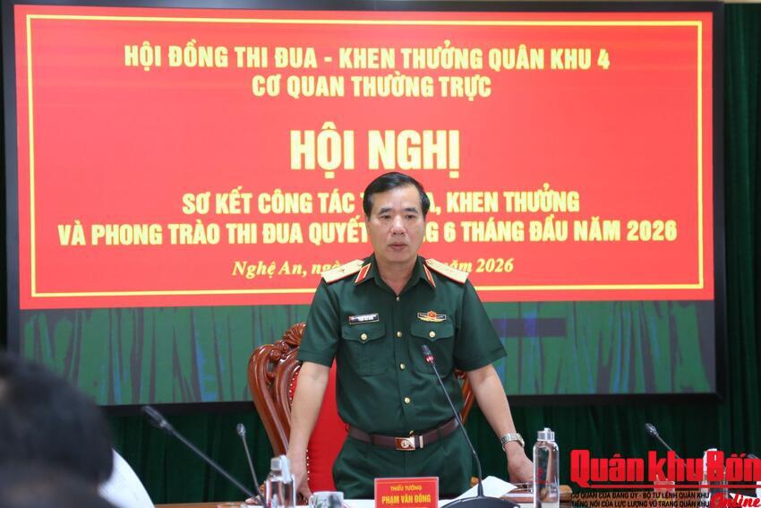 Quân khu 4: Hội nghị cơ quan Thường trực Hội đồng Thi đua - Khen thưởng