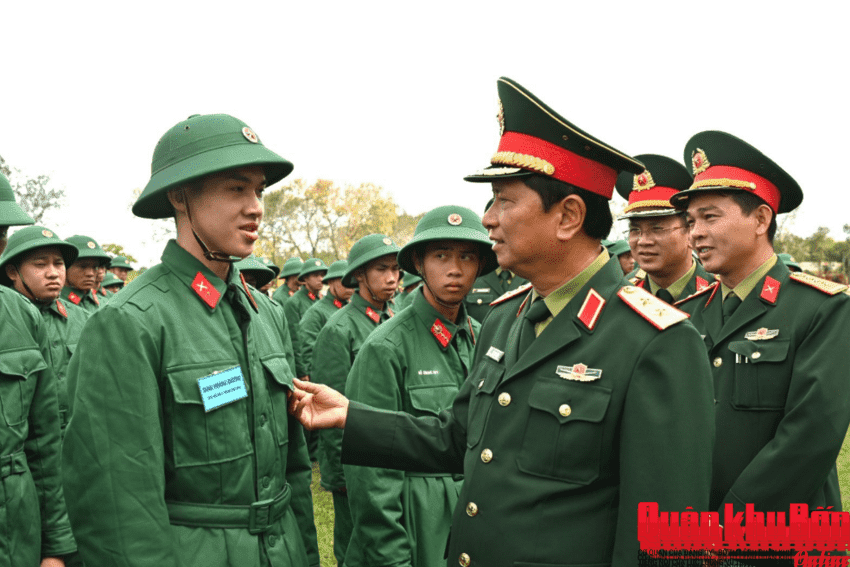 Quân khu 4: Tăng cường giáo dục chính trị, quản lý tư tưởng, duy trì kỷ luật và bảo đảm an toàn