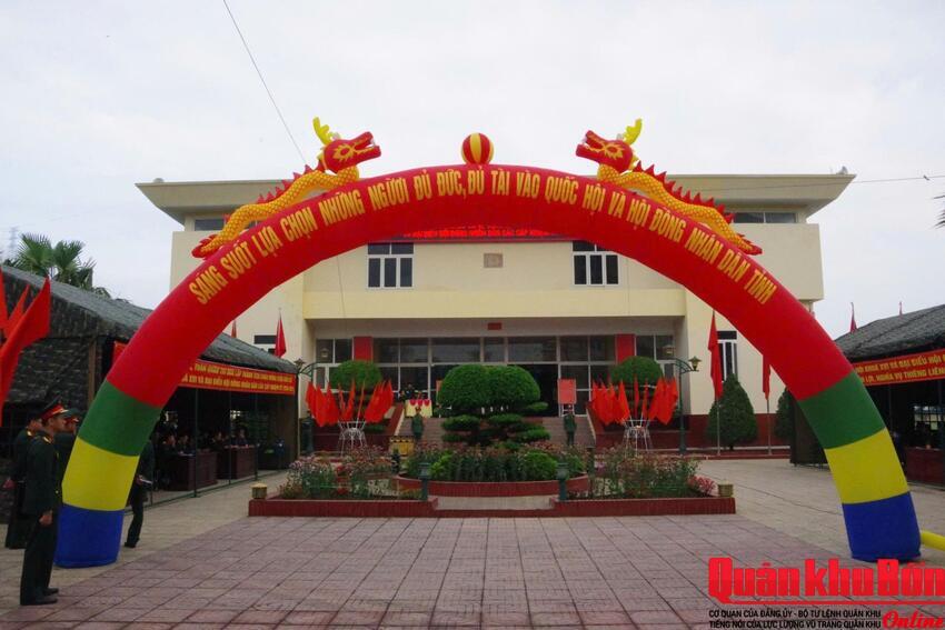 Lữ đoàn Công binh 414 (Quân khu 4): Bầu cử bảo đảm dân chủ, đúng quy định.