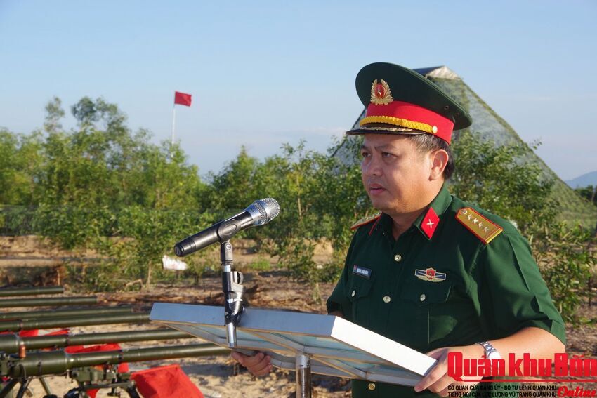 Hà Tĩnh: Thăm, tặng quà các đơn vị tham gia diễn tập năm 2026