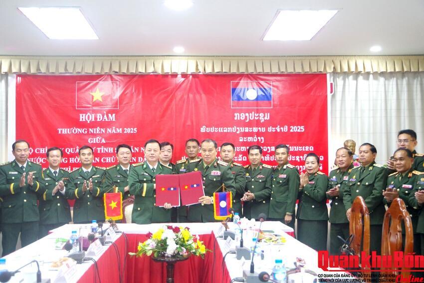 Ký kết biên bản phối hợp bảo vệ biên giới giữa tỉnh Quảng Trị và tỉnh Savannakhet (Lào)