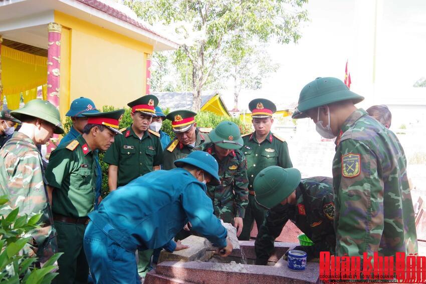 Thành phố Huế: Lấy mẫu hài cốt liệt sĩ phục vụ giám định AND trên địa bàn xã Chân Mây - Lăng Cô