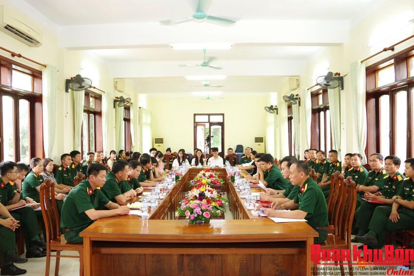 Lữ đoàn Thông tin 80 gặp mặt nhân Ngày gia đình Việt Nam (28/6)