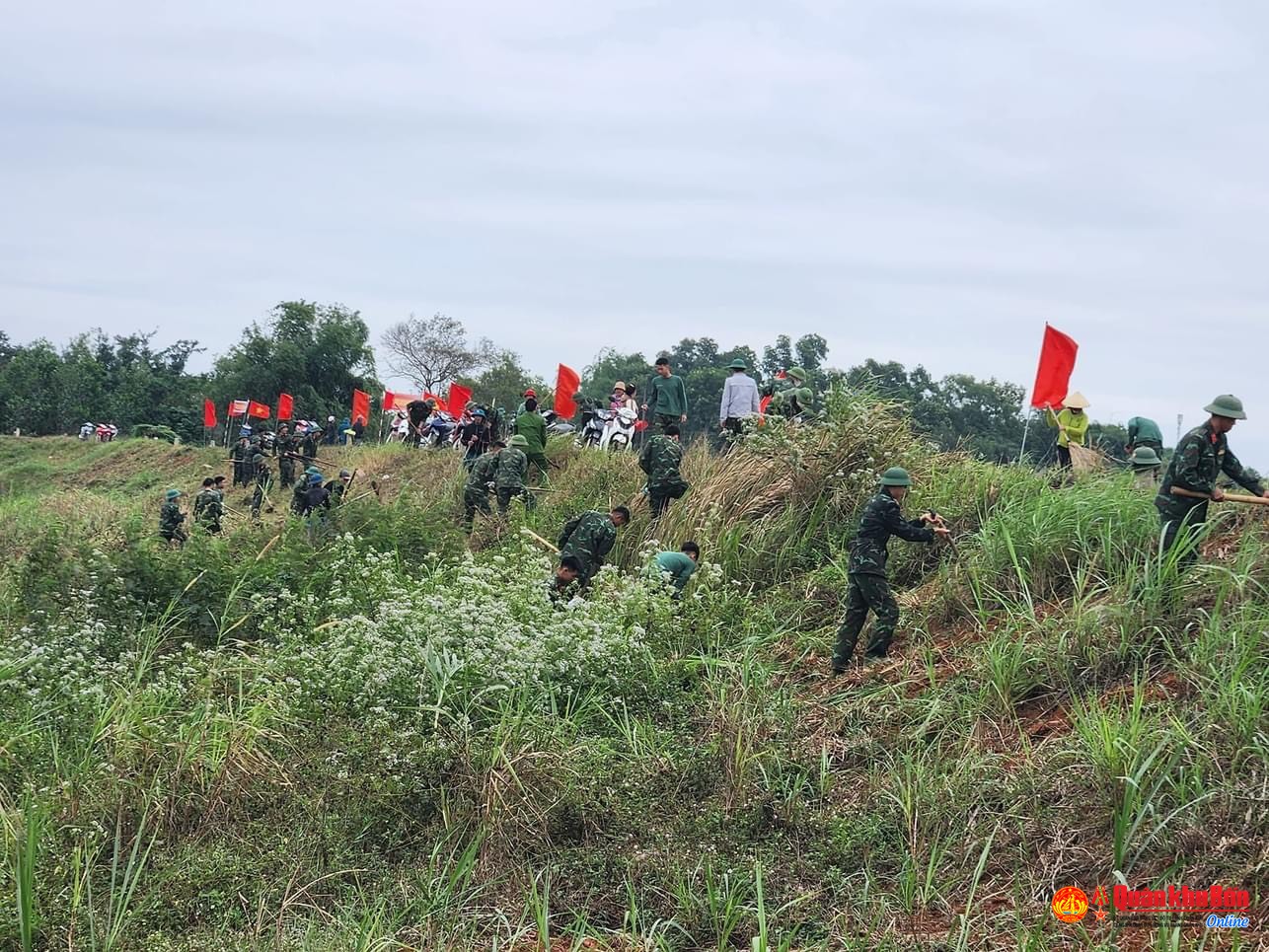 Trung đoàn 762 hành quân dã ngoại làm công tác dân vận đợt 2 năm 2023