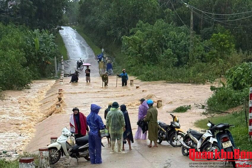 Thanh Hóa: Ngập nhiều nơi, chia cắt giao thông