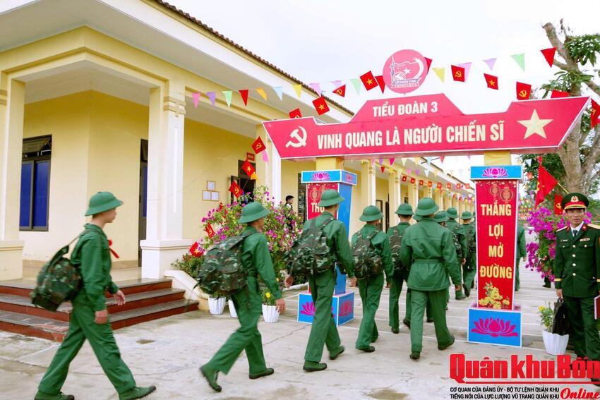 Lữ đoàn Thông tin 80 tiếp nhận 120 chiến sĩ mới