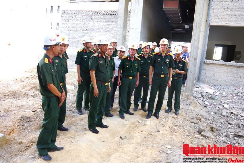 Tư lệnh Quân khu 4 kiểm tra dự án Bệnh viện Quân y 4 (Cơ sở 2) tại Quảng Trị