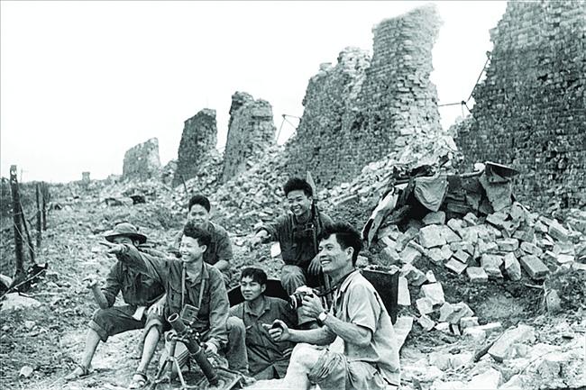 xuan/ 50 năm trận chiến Thành cổ Quảng Trị: Vang khúc tráng ca bên dòng Thạch Hãn - Ảnh 2.