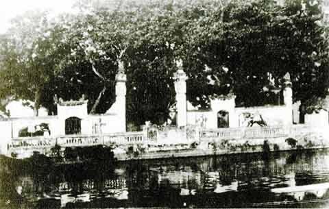 Làng Vạn Phúc, Hà Tây (nay là Hà Nội) - An toàn khu của Xứ ủy Bắc kỳ thời kỳ 1939 - 1945 (Nguồn: Bảo tàng Lịch sử Quốc gia)