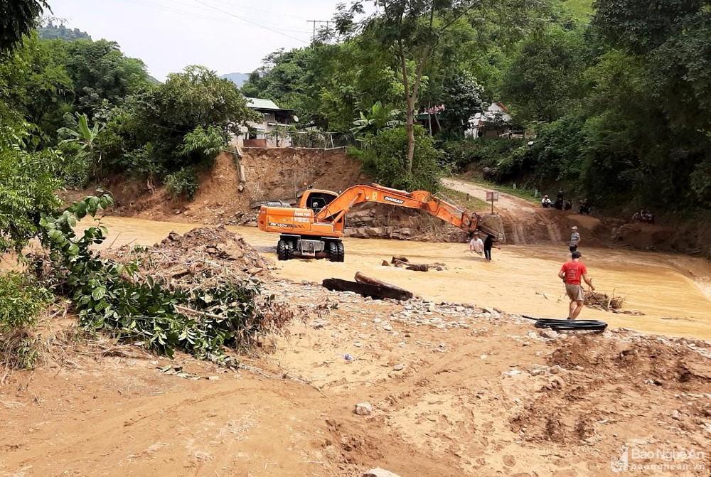 Nghệ An: Nhiều địa phương bị chia cắt, Quỳ Hợp sơ tán dân vì mưa lũ ảnh 9