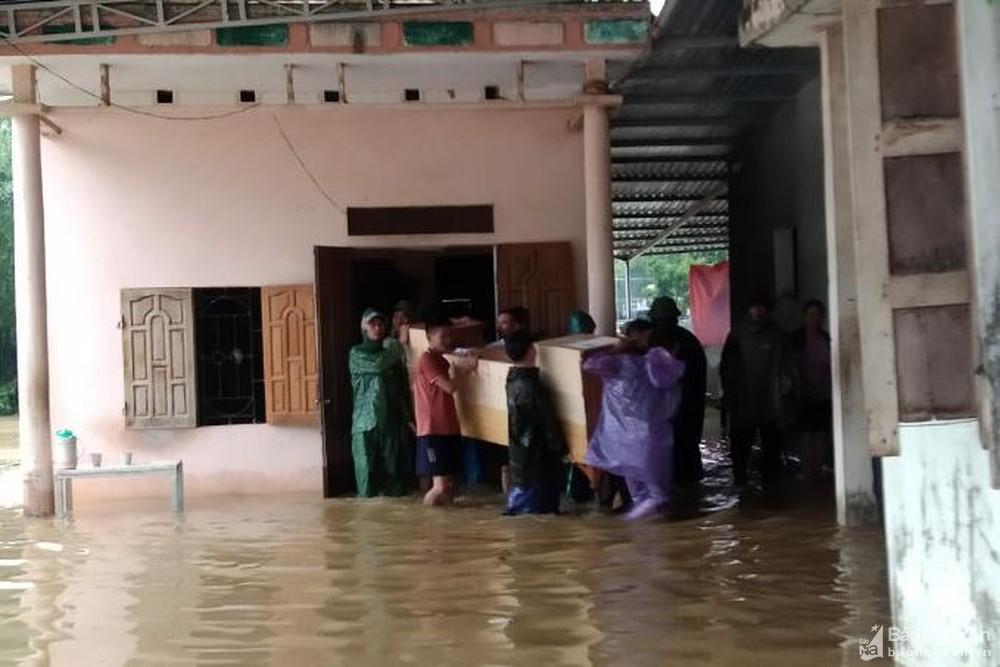 Nghệ An: Nhiều địa phương bị chia cắt, Quỳ Hợp sơ tán dân vì mưa lũ ảnh 7