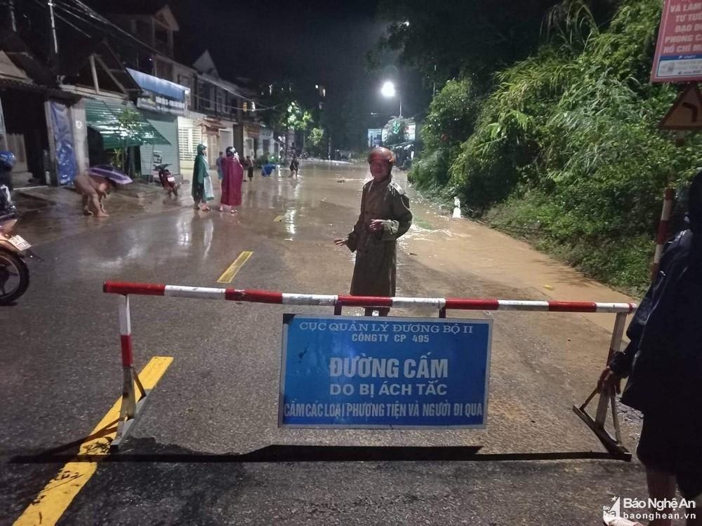Nghệ An: Chủ động ứng phó với mưa lớn, lũ quét, sạt lở đất ảnh 2