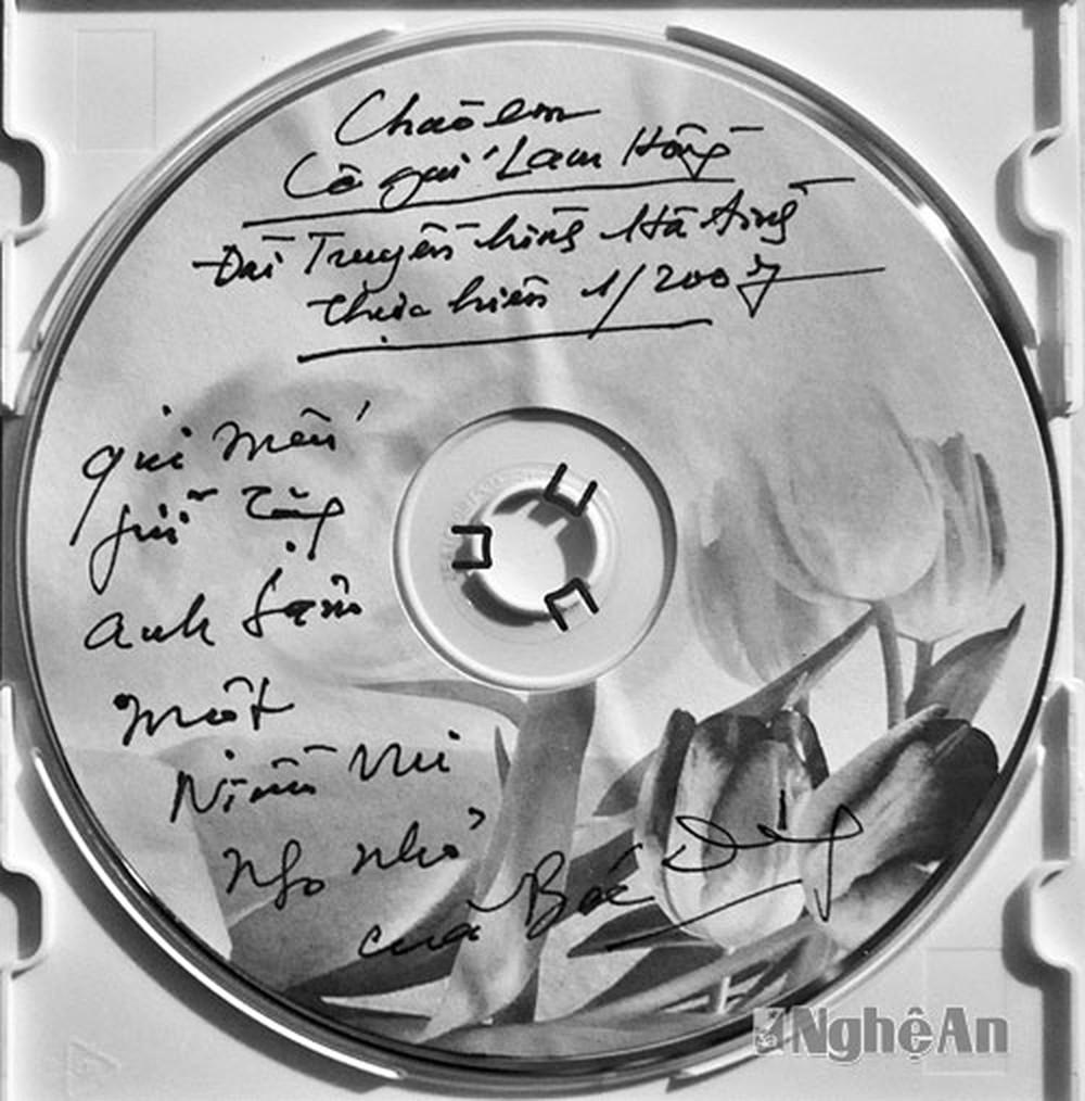 Bút tích ký tặng đĩa CD tài liệu của nhạc sỹ Ánh Dương.