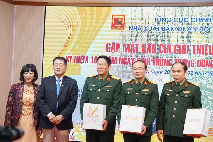 Trung tướng Đồng Sỹ Nguyên: Ân tình ở lại - Ảnh 1.