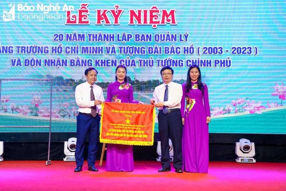 Trao tặng Bằng khen Thủ tướng Chính phủ cho Ban Quản lý Quảng trường Hồ Chí Minh và Tượng đài Bác Hồ ảnh 5
