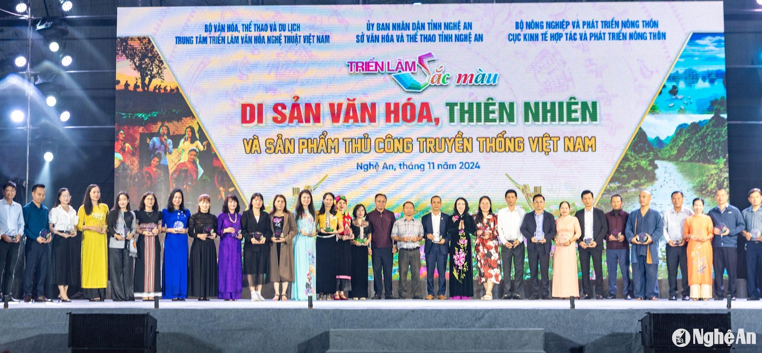 khai mạc triển lãm_3