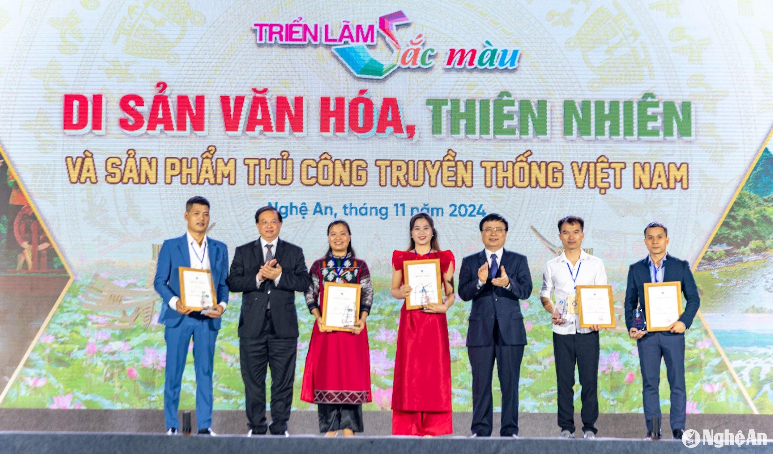 khai mạc triển lãm_4