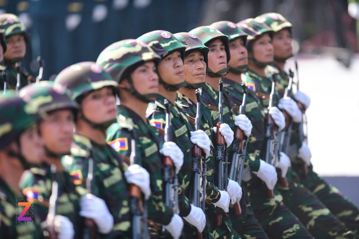 quân đội lào diễu binh ảnh 2 quan doi lao dieu binh anh 2