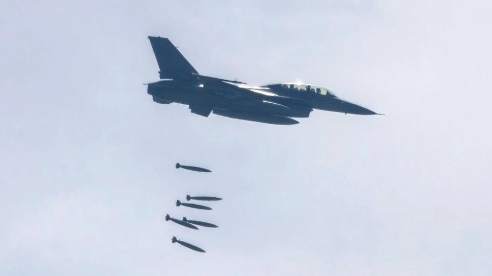 campuchia ban phao qua bien gioi, thai lan dieu tiem kich f-16 dap tra hinh anh 2