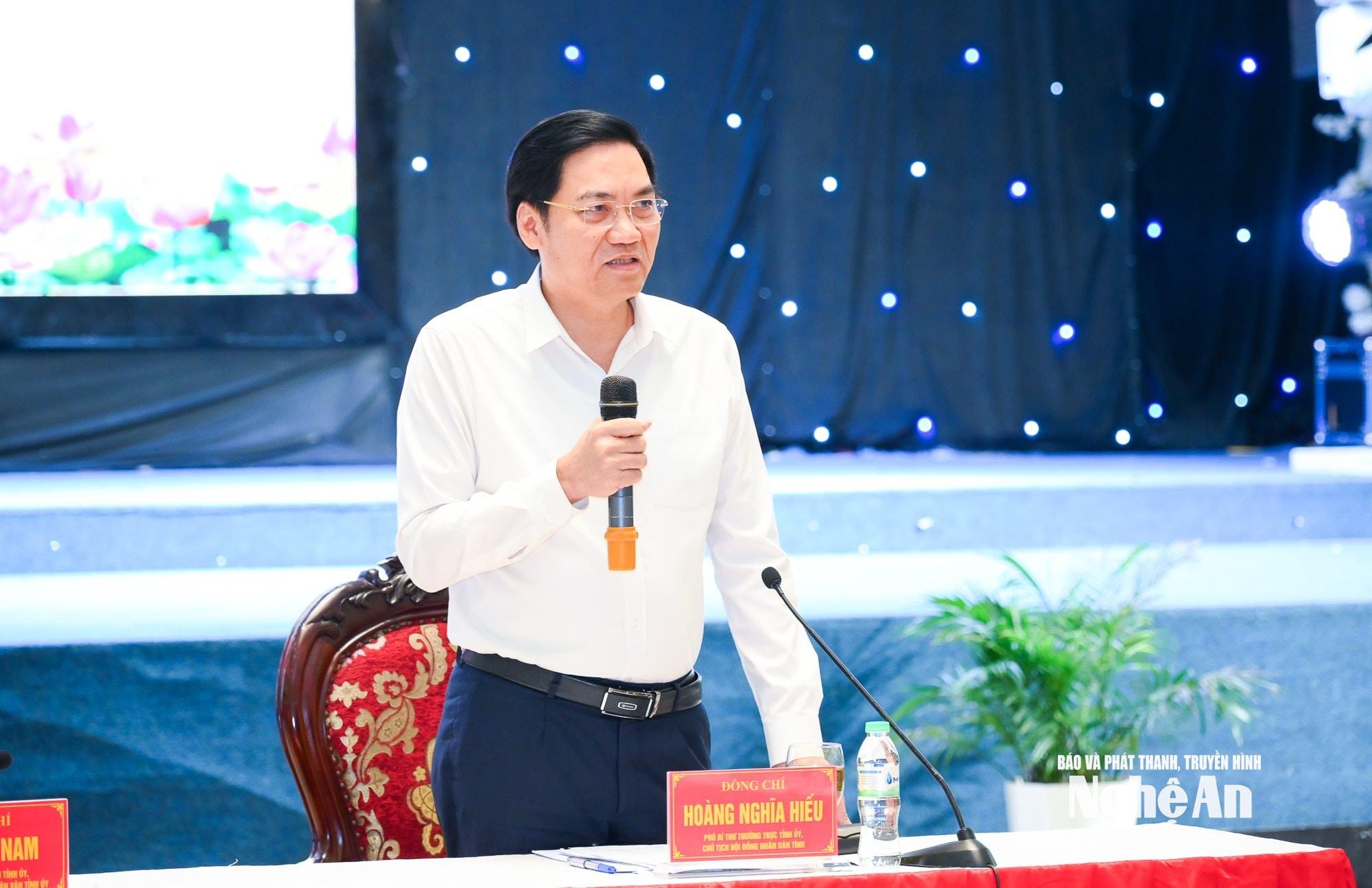 Họp báo trước đại hội-13