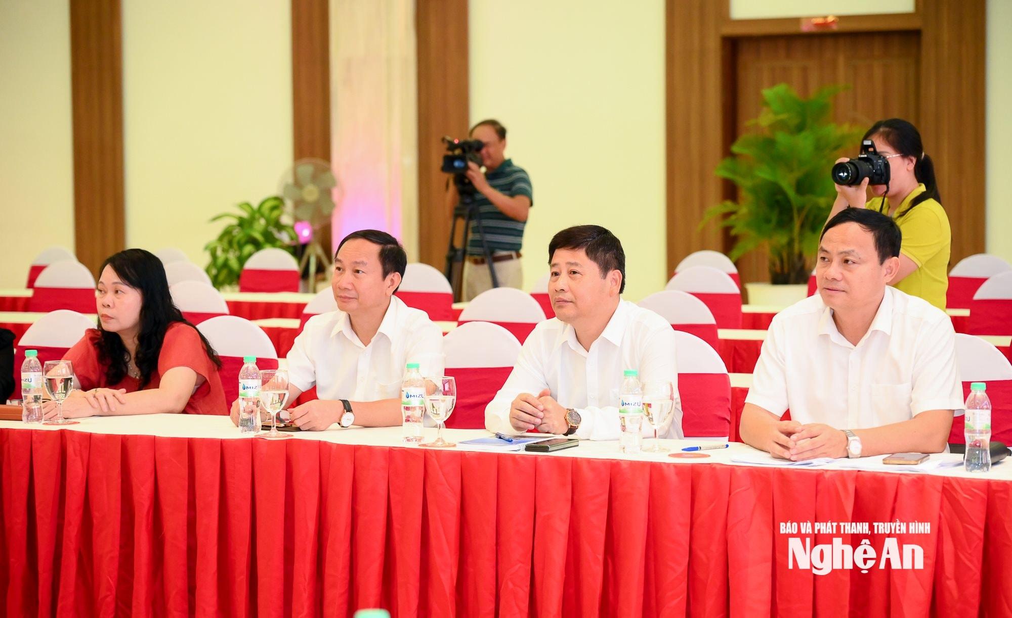 Họp báo trước đại hội-9