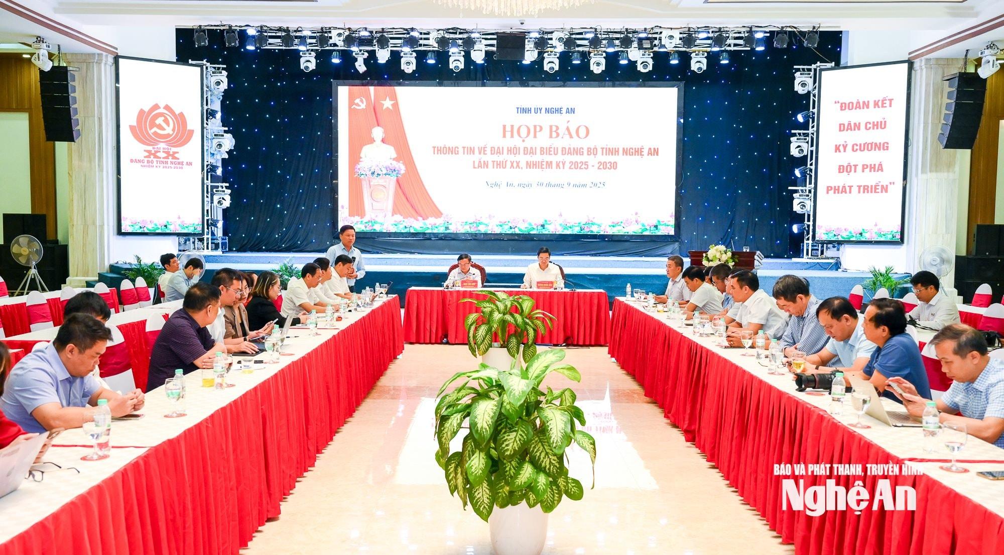 Họp báo trước đại hội-14