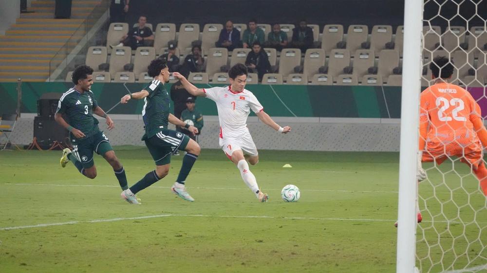 HLV Luigi Di Biagio: Biết là U23 Việt Nam mạnh, nhưng không ngờ mạnh như vậy - Ảnh 3.
