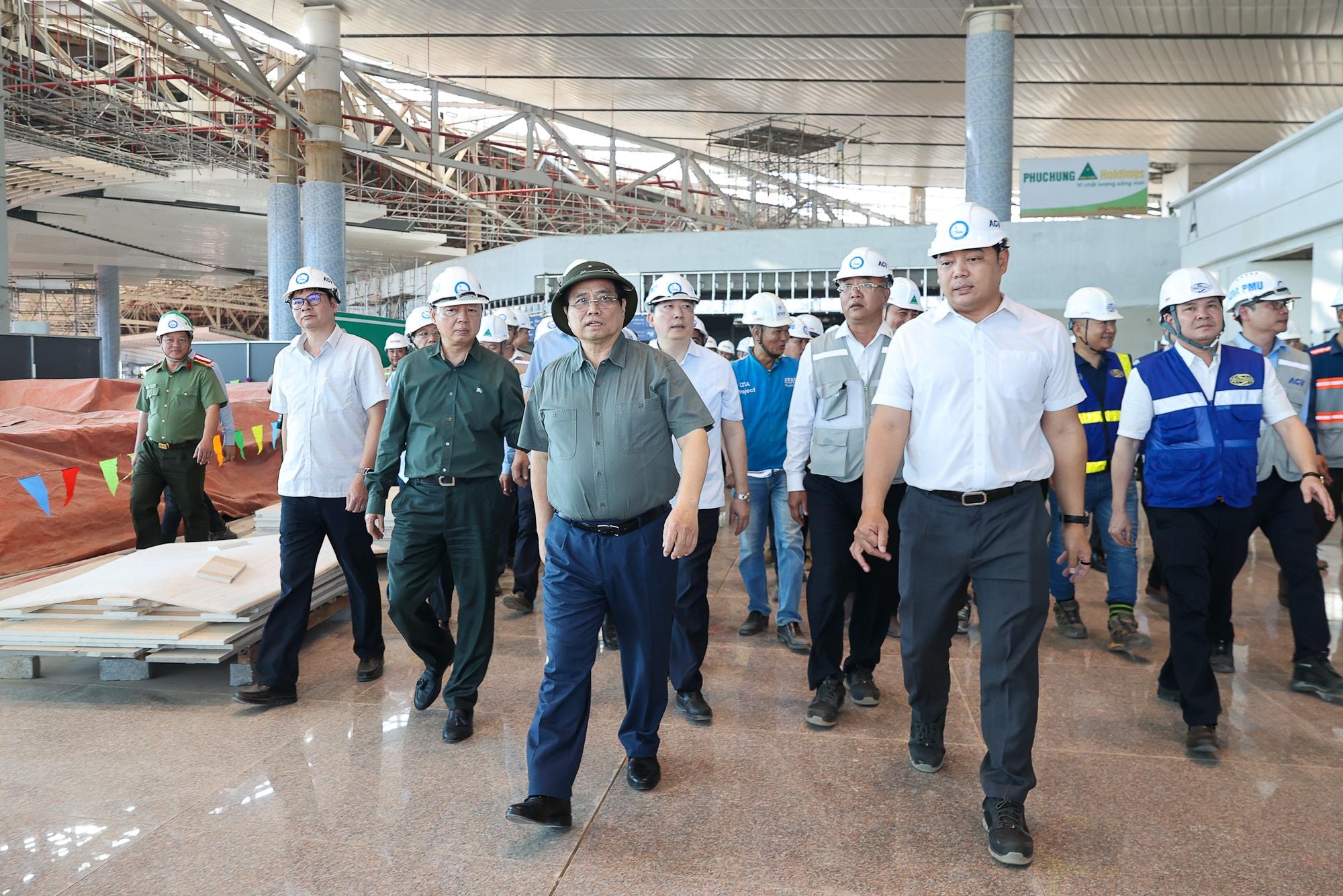 Thủ tướng Phạm Minh Chính: Khai thác thương mại sân bay Long Thành vào cuối năm 2026- Ảnh 1. Thủ tướng Phạm Minh Chính: Khai thác thương mại sân bay Long Thành vào cuối năm 2026- Ảnh 1.