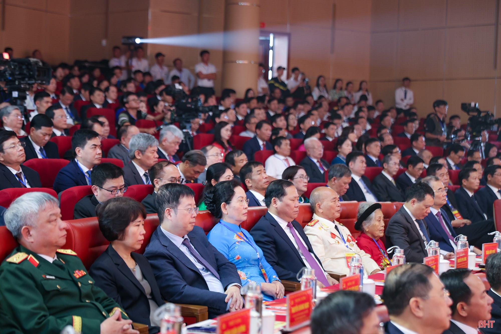 Các đại biểu tham dự lễ kỷ niệm.