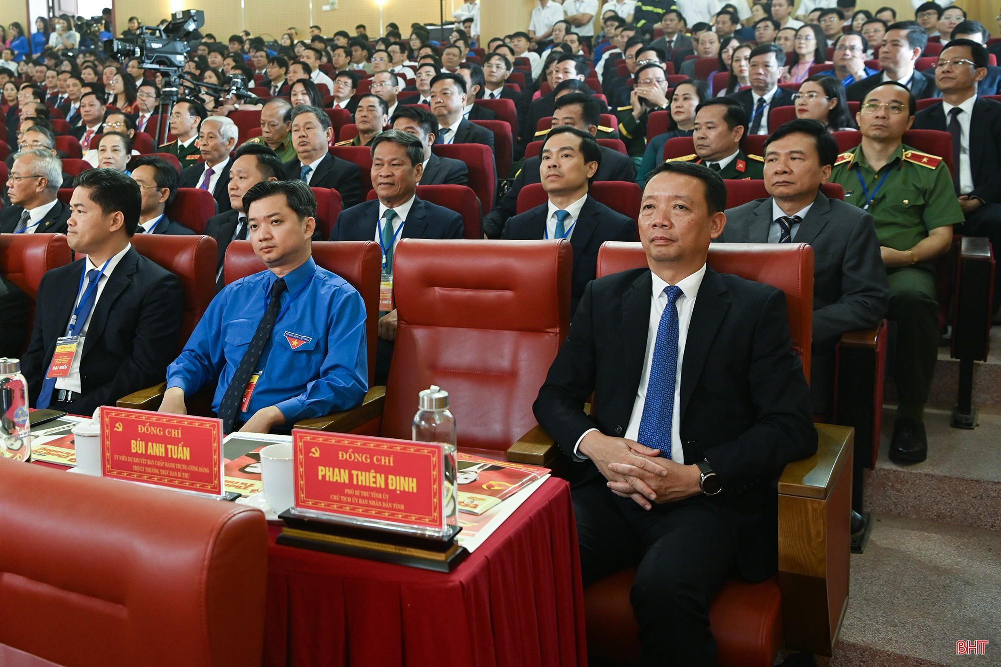 Đồng chí Phan Thiên Định - Phó Bí thư Tỉnh ủy, Chủ tịch UBND tỉnh tham dự lễ kỷ niệm.