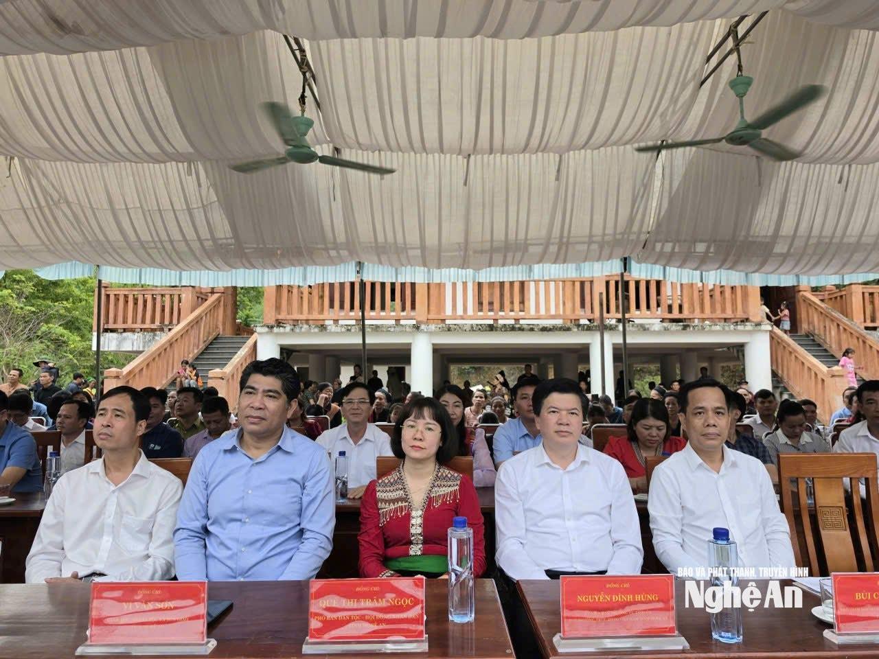 đại biểu Nga My