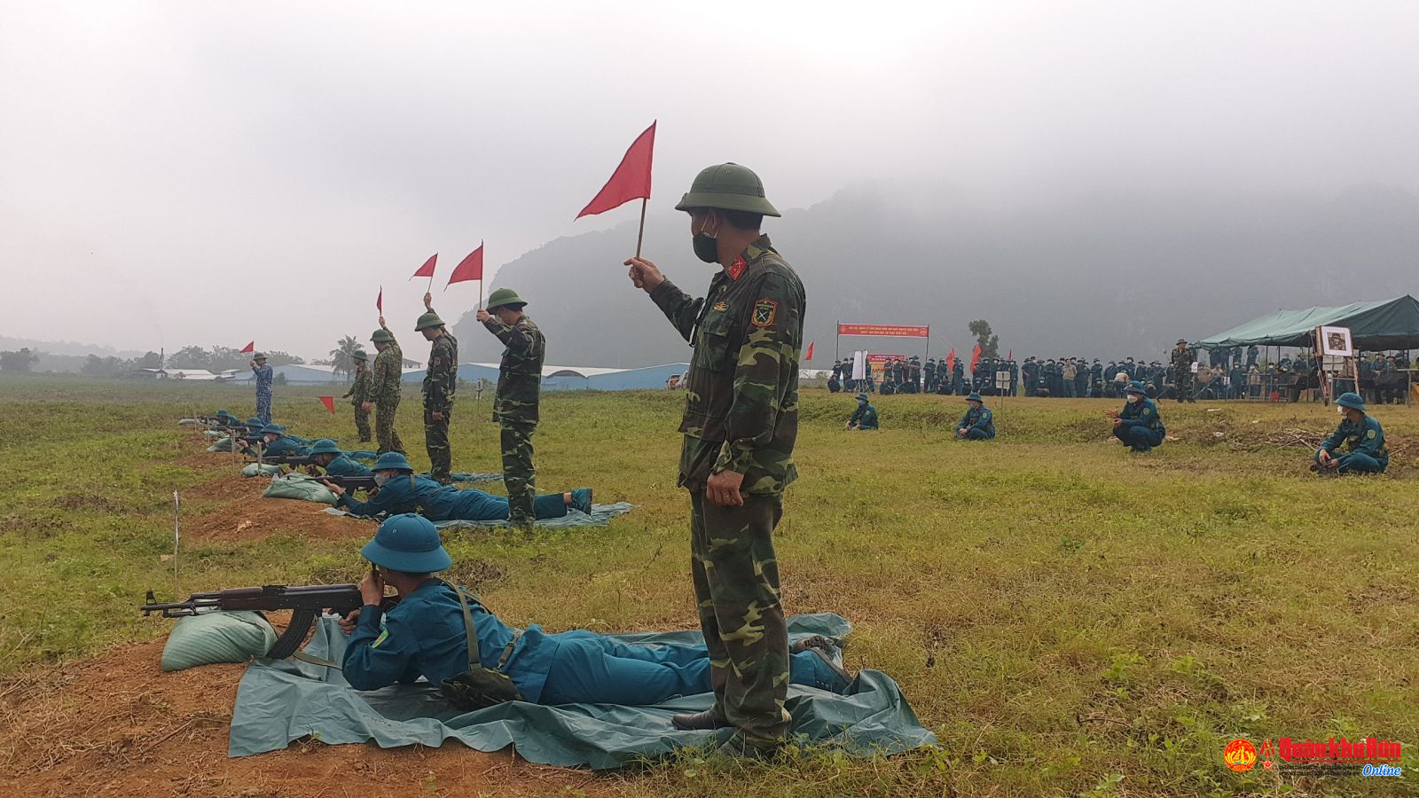 Ban Chỉ huy Quân sự huyện Cẩm Thuỷ (Thanh Hoá) kiểm tra bắn đạn ...