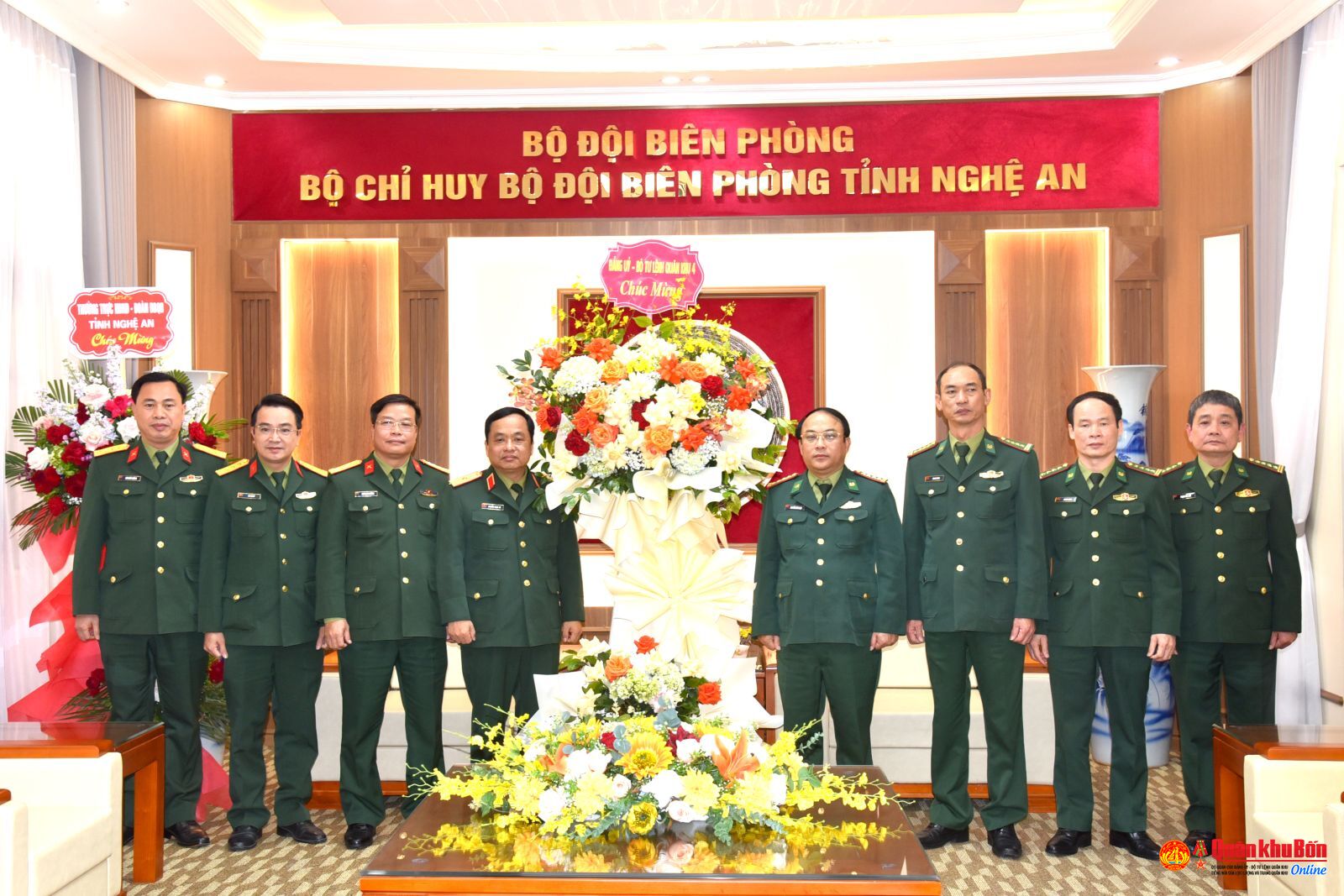 Quân khu 4: Chúc mừng nhân kỷ niệm 64 năm Ngày truyền thống Bộ đội ...