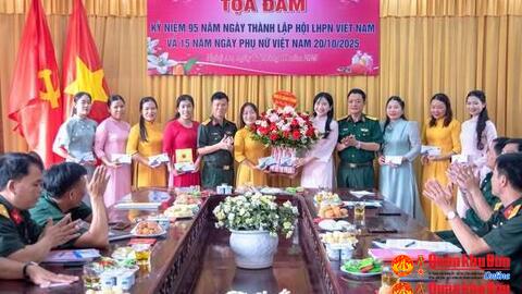 Tọa đàm truyền thống “Tự hào phụ nữ Việt Nam - Giỏi việc nước, đảm việc nhà”.