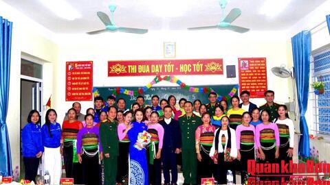 Đoàn Kinh tế - Quốc phòng 5 hoàn thành lớp học xóa mù chữ cho Nhân dân