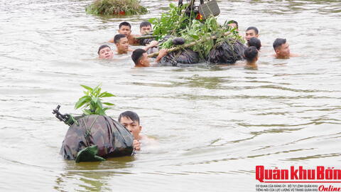 Trung đoàn 841, Bộ Chỉ huy Quân sự tỉnh Hà Tĩnh thực hành vượt sông trong diễn tập vòng tổng hợp năm 2025