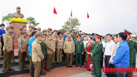 Đoàn sĩ quan trẻ Bộ các lực lượng vũ trang cách mạng Cuba thăm, giao lưu tại tỉnh Quảng Trị