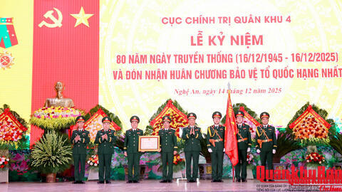 Cục Chính trị Quân khu 4: Kỷ niệm 80 năm Ngày truyền thống và đón nhận Huân chương Bảo vệ Tổ quốc hạng Nhất