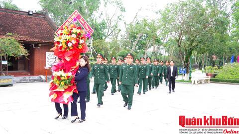 Bộ Chỉ huy Quân sự tỉnh Nghệ An dâng hoa, dâng hương nhân kỷ niệm 81 năm Ngày thành lập Quân đội Nhân dân Việt Nam