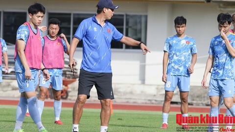 Mở cánh cửa vào chung kết