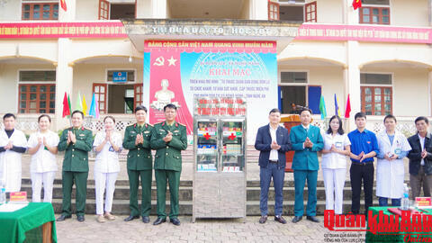 Sư đoàn 324 (Quân khu 4) triển khai mô hình “Tủ thuốc quân dân vùng rốn lũ”